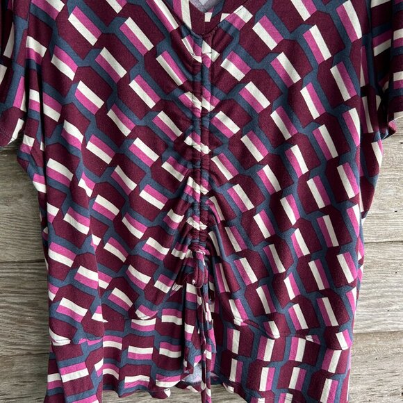 Lane Bryant Women's Geometric Print Top Size 14/16 Short Sleeve Ruched Front - Picture 6 of 9